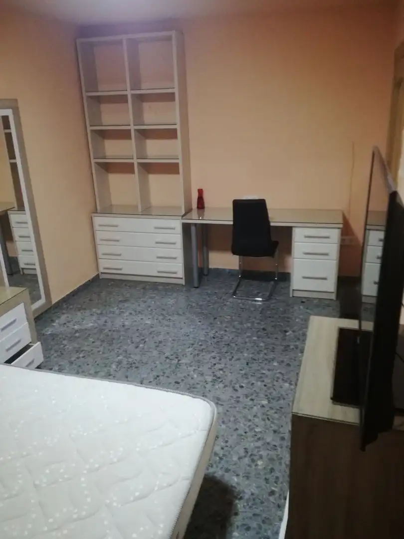 Habitación de Piso en venta en Granada con Calefacción, Terraza y Trastero