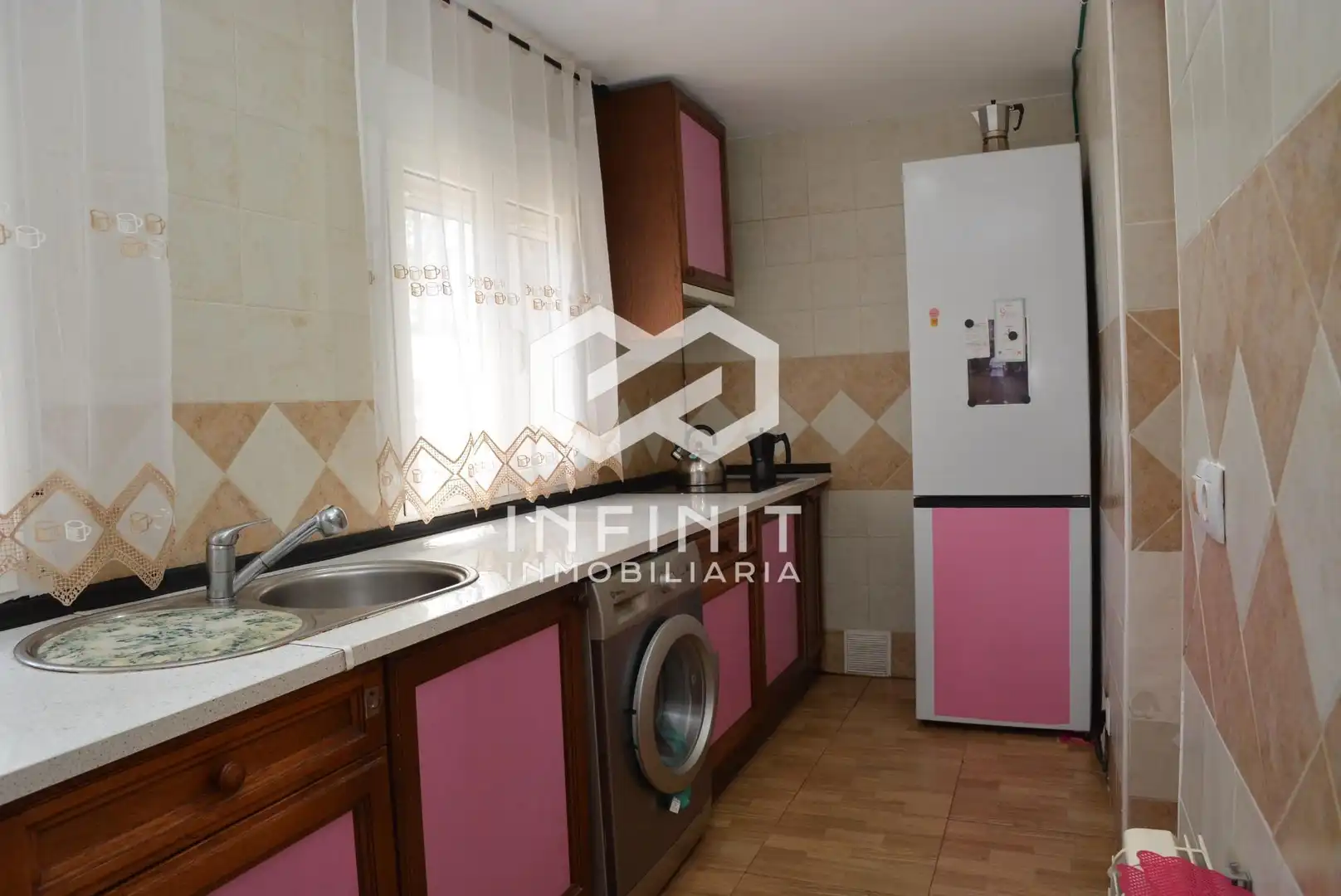 Cocina de Casa o chalet en venta en Valdeaveruelo con Calefacción, Jardín privado y Terraza