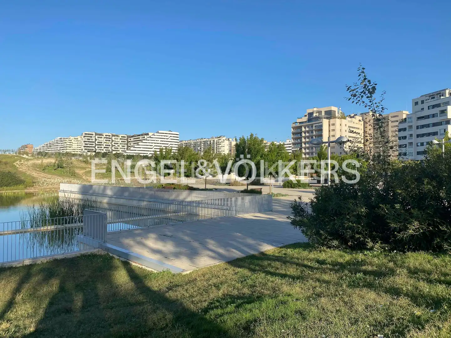 Planta baja de alquiler en Valdebebas - Valdefuentes