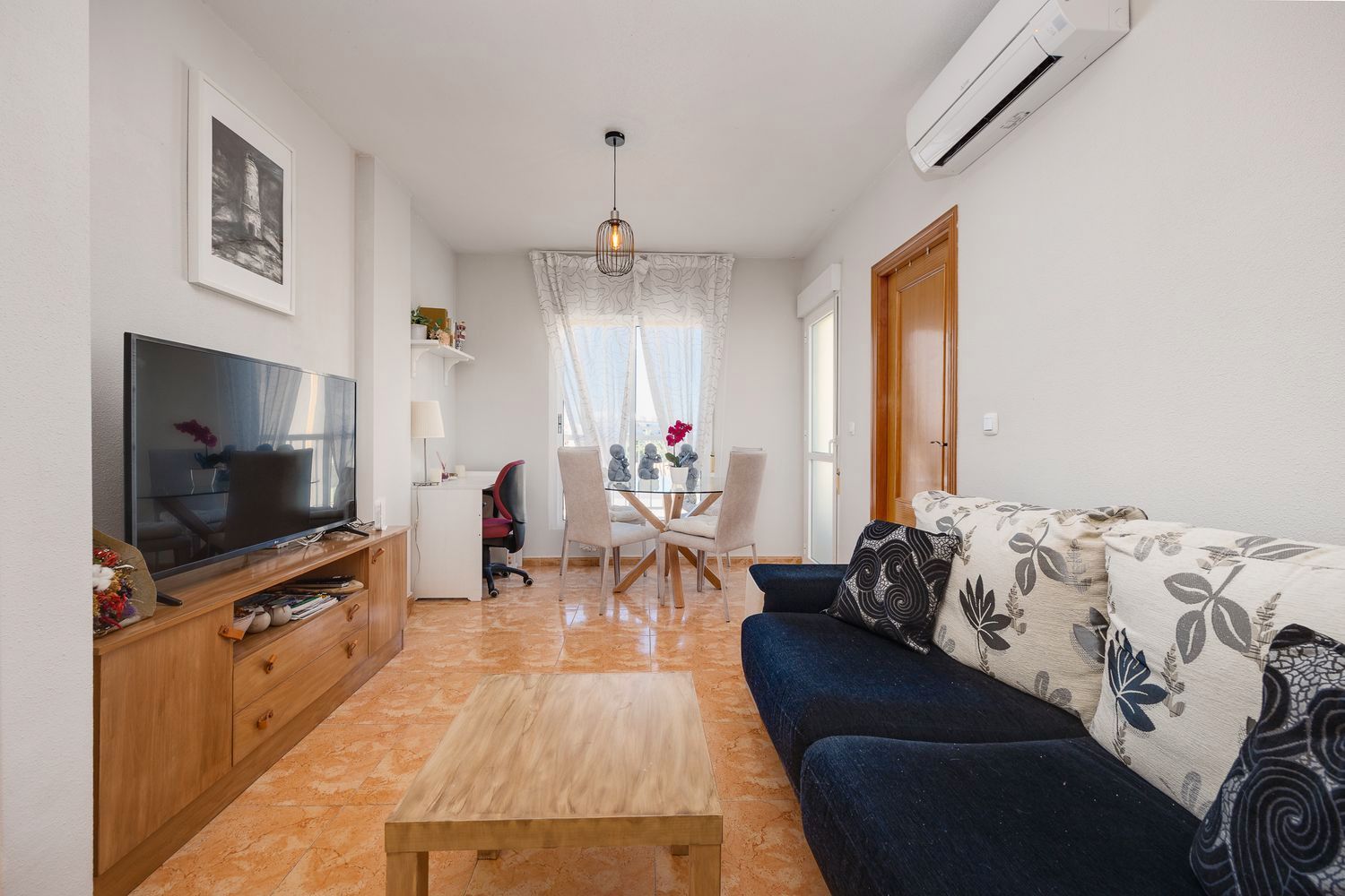 Living room of Flat for sale in Torrevieja  with Air Conditioner, Terrace and Furnished