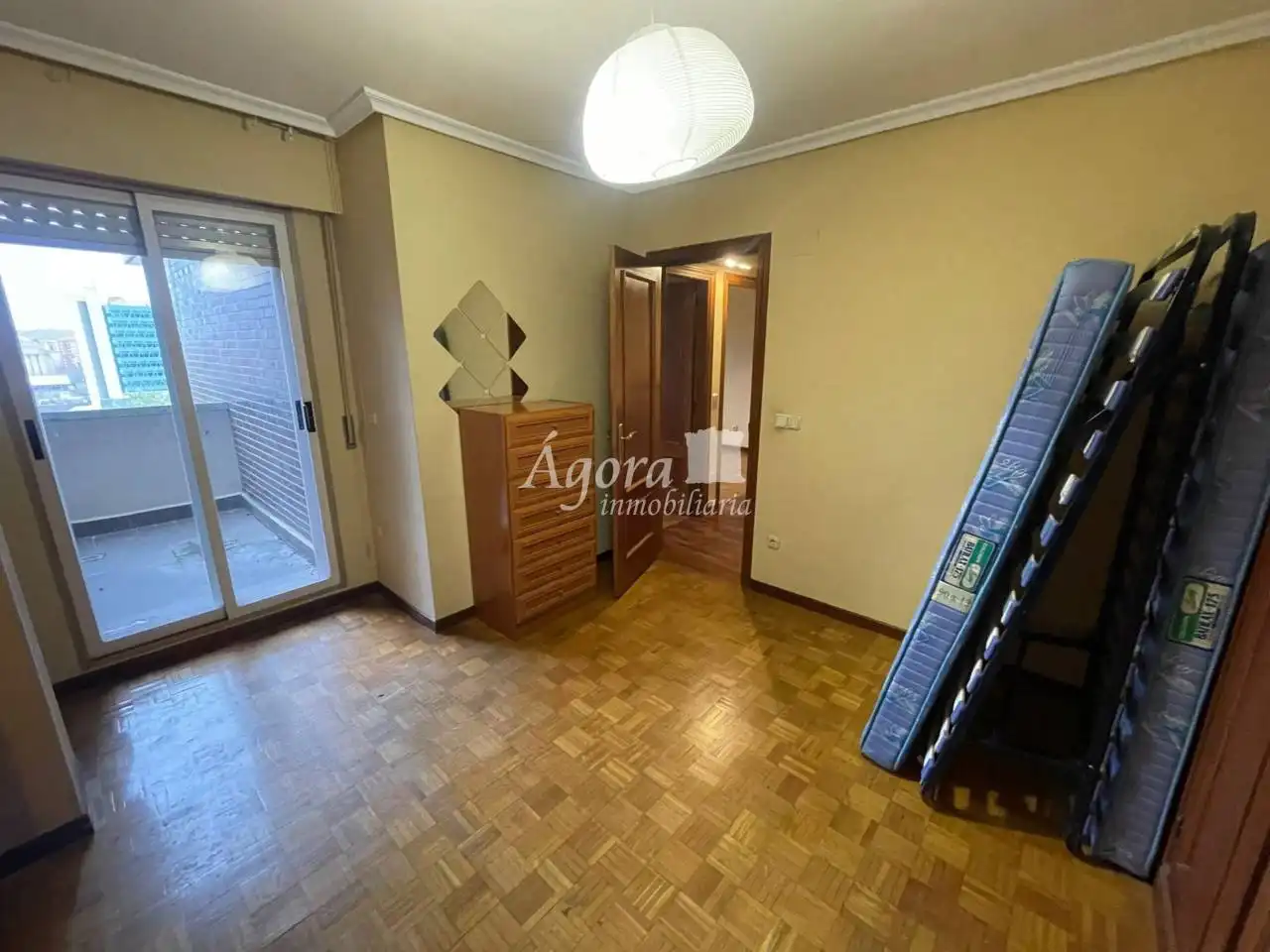 Habitación de Dúplex en venta en Valladolid con Calefacción, Parquet y Terraza