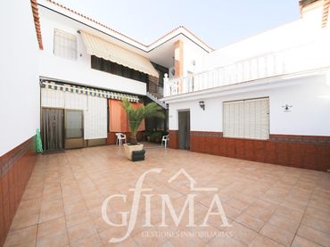 Casa amb balcó en venda a SOCUELLAMOS