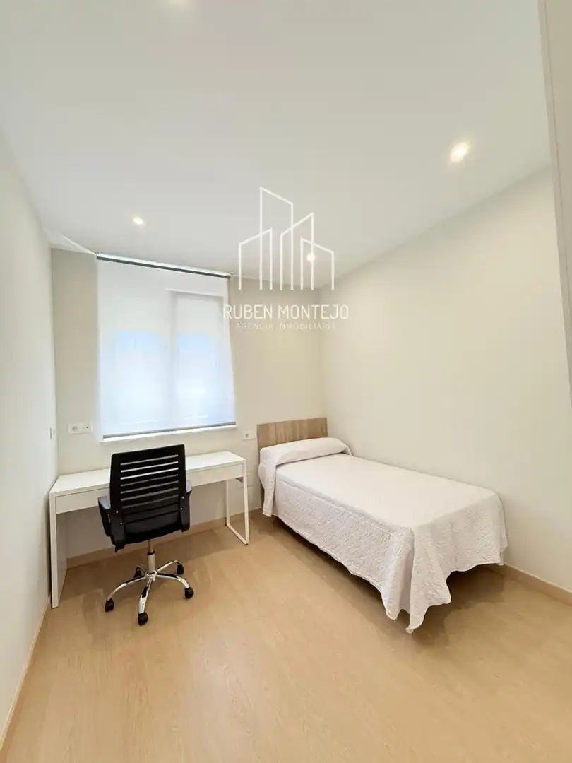 Bedroom of Flat for rent in Salamanca  with Heating, Storage room and Furnished