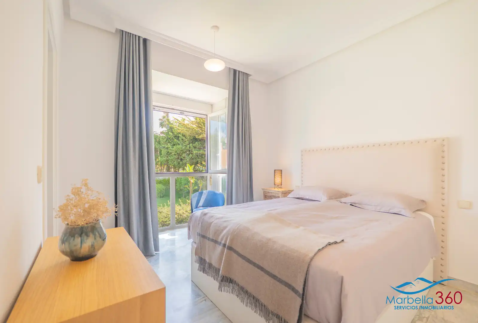 Habitación de Casa adosada en venta en Marbella con Aire acondicionado, Calefacción y Jardín privado