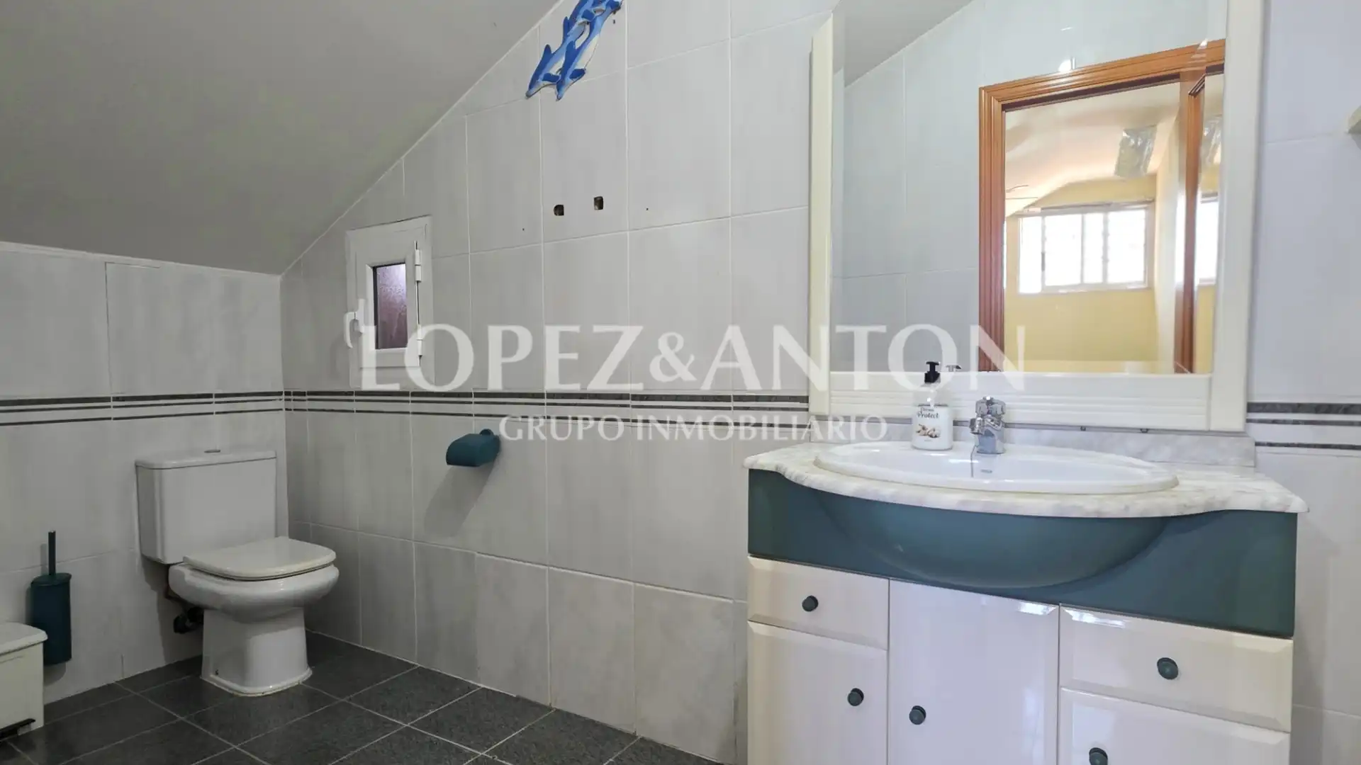 Badezimmer von Haus oder Chalet zum Verkauf in L'Eliana mit Klimaanlage, Heizung und Privatgarten