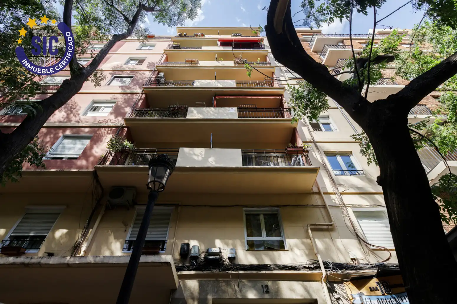 Vista exterior de Pis en venda en Valencia amb Balcó