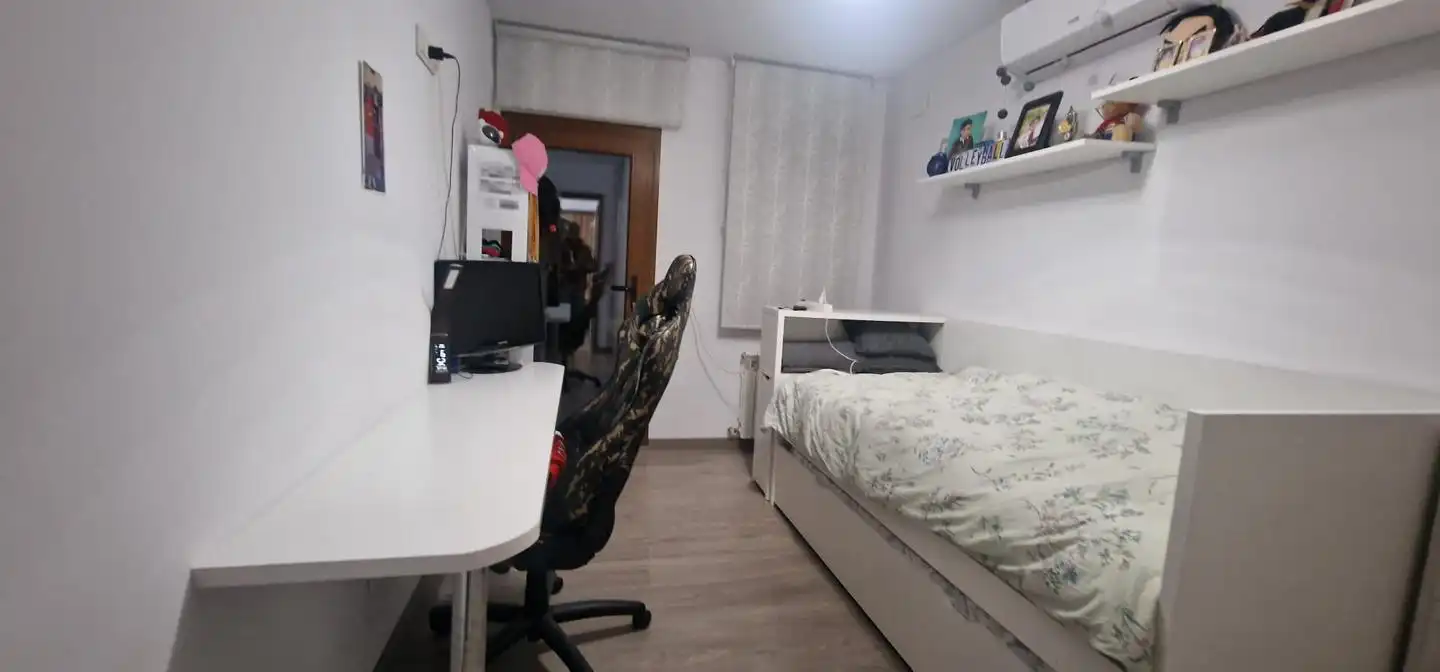 Dormitori de Casa o xalet en venda en Cadrete amb Aire condicionat, Calefacció i Jardí privat