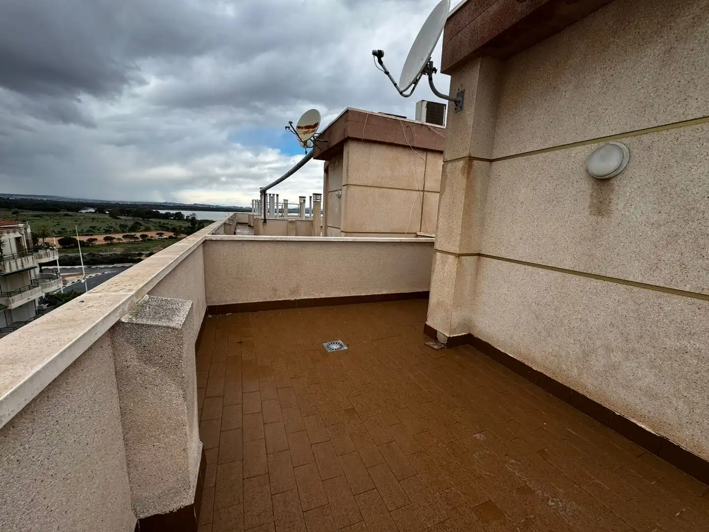 Terrasse von Dachboden zum Verkauf in Torrevieja mit Klimaanlage, Terrasse und Möbliert