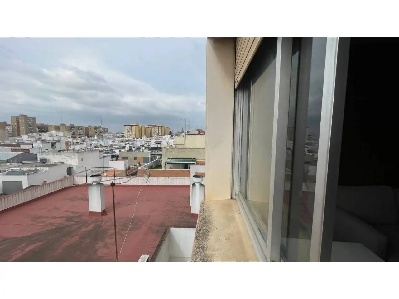 Exterior view of Flat for sale in Sevilla  with Air Conditioner, Heating and Balcony