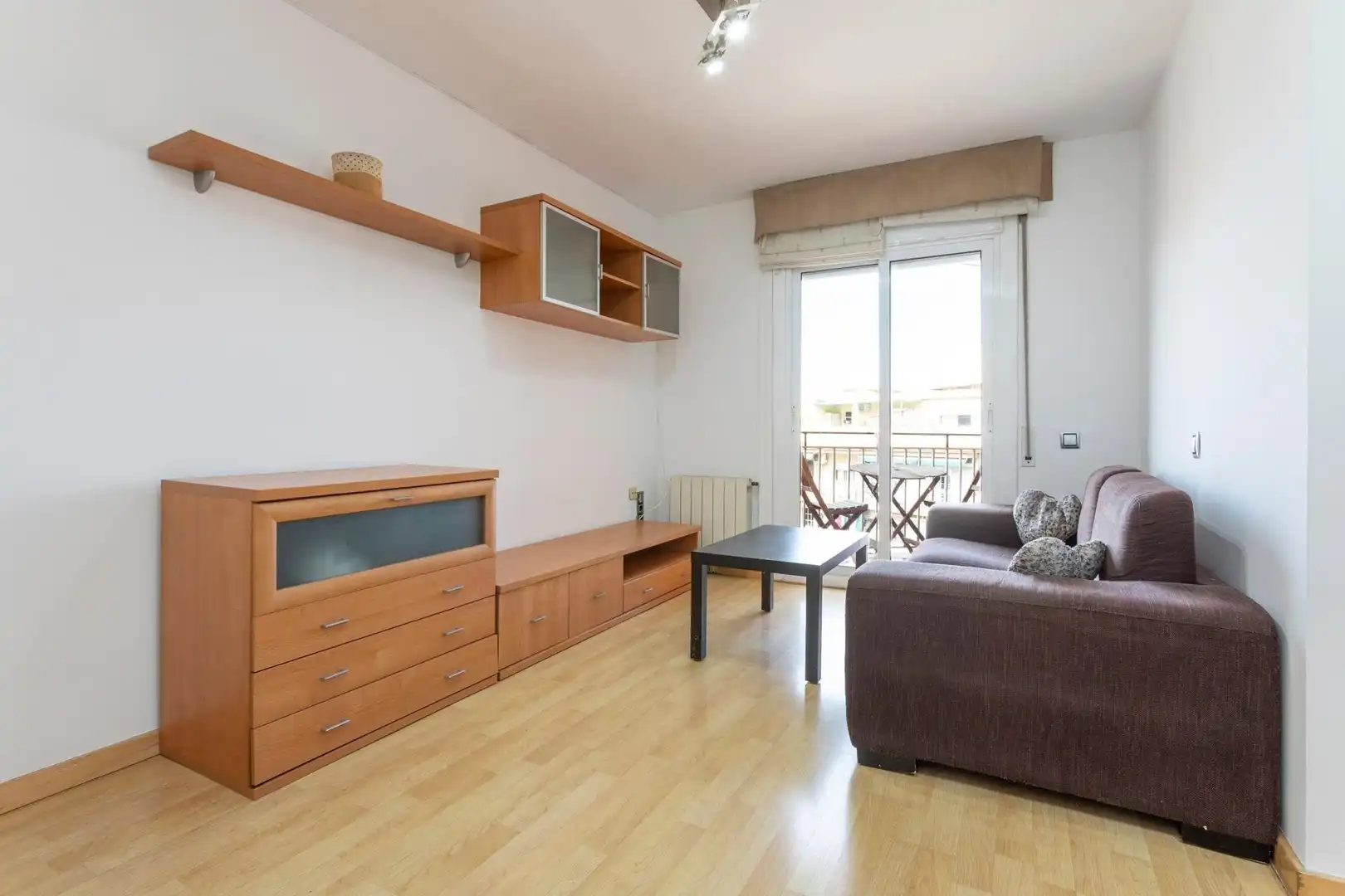 Sala d'estar de Pis en venda en Sant Adrià de Besòs amb Calefacció, Parquet i Balcó
