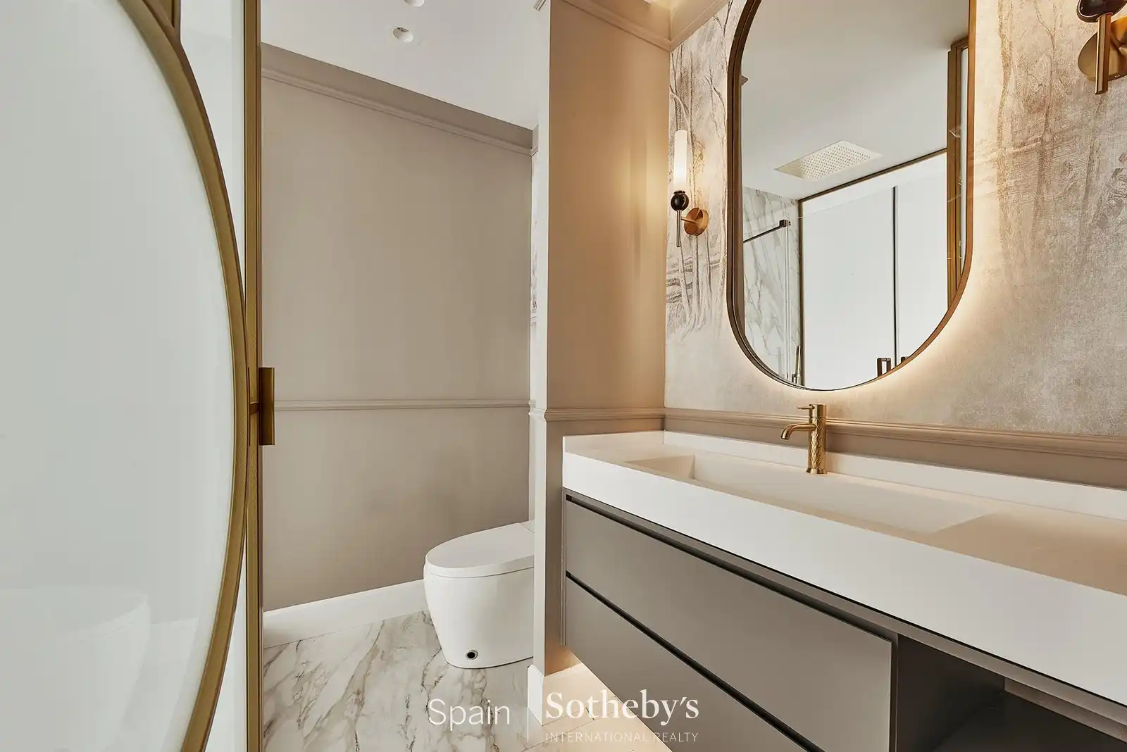 Bathroom of Apartments for sale in Madrid  with Air Conditioner, Terrace and Storage room