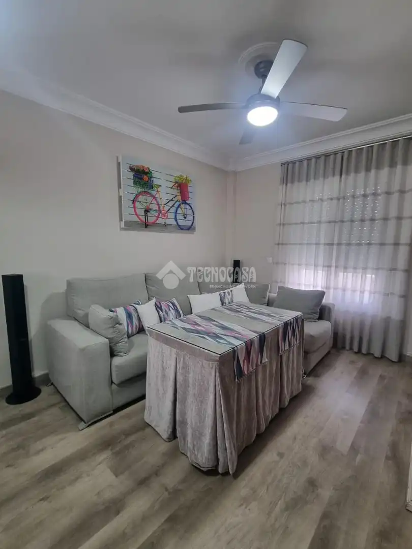 Casa aparellada en venda a Morón de la Frontera, imagen 5