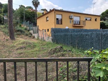 Terreny residencial en venda a Carrer Arc de Sant Martí 525