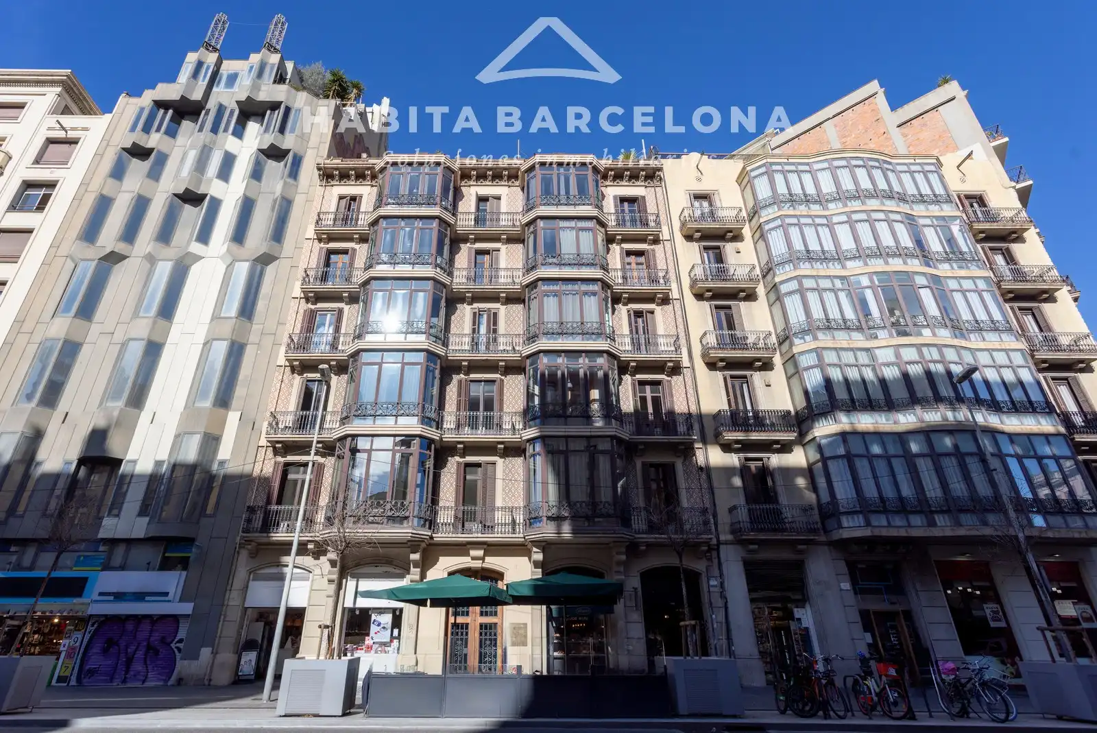 Außenansicht von Wohnung zur Miete in Barcelona mit Klimaanlage, Heizung und Parkett
