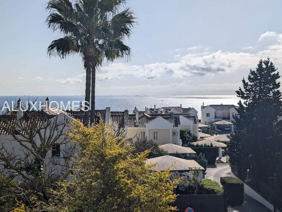 Vista exterior de Casa o chalet en venta en La Alcaidesa con Aire acondicionado, Calefacción y Jardín privado
