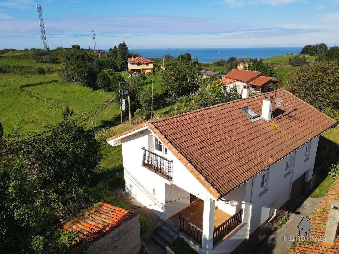 Exterior view of House or chalet for sale in Ribadesella  with Private garden, Furnished and Balcony