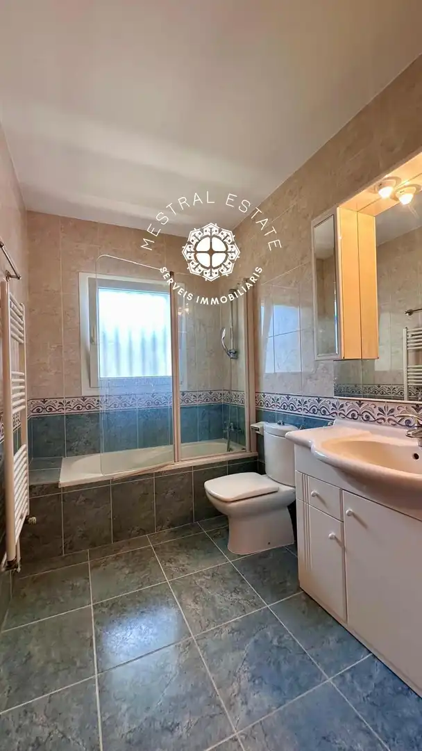 Baño de Casa adosada en venta en Cambrils con Calefacción, Terraza y Trastero
