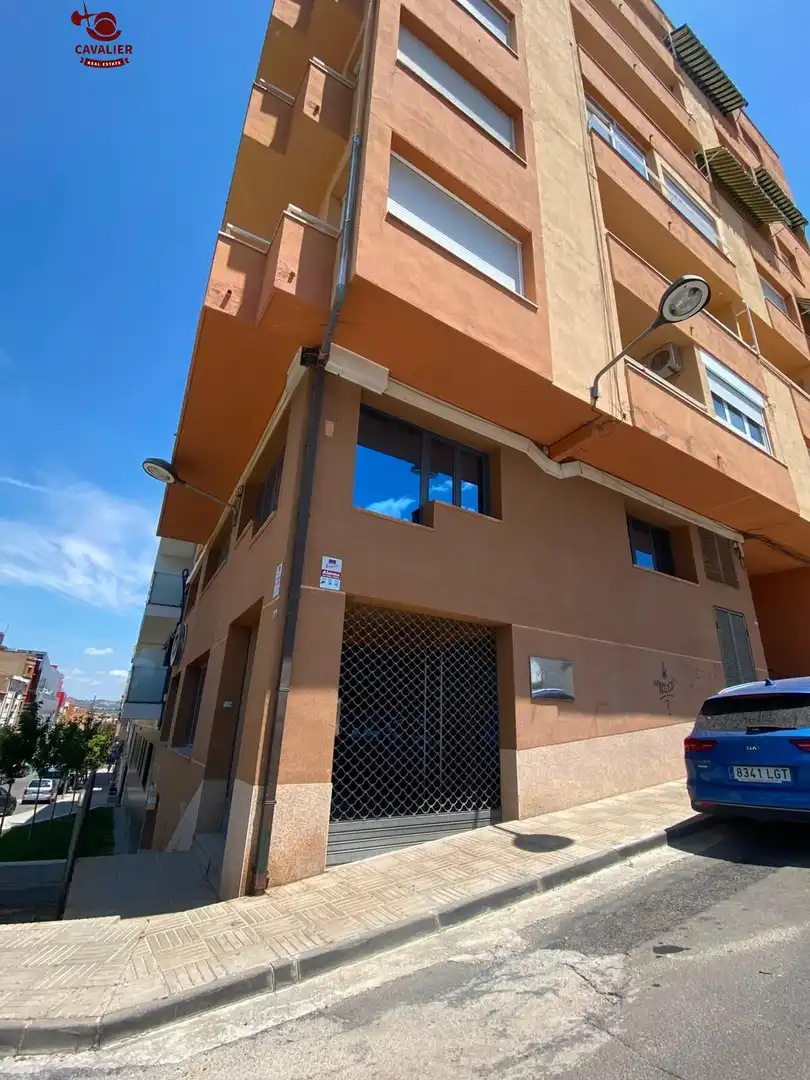 Vista exterior de Local en venta en Binéfar, Huesca