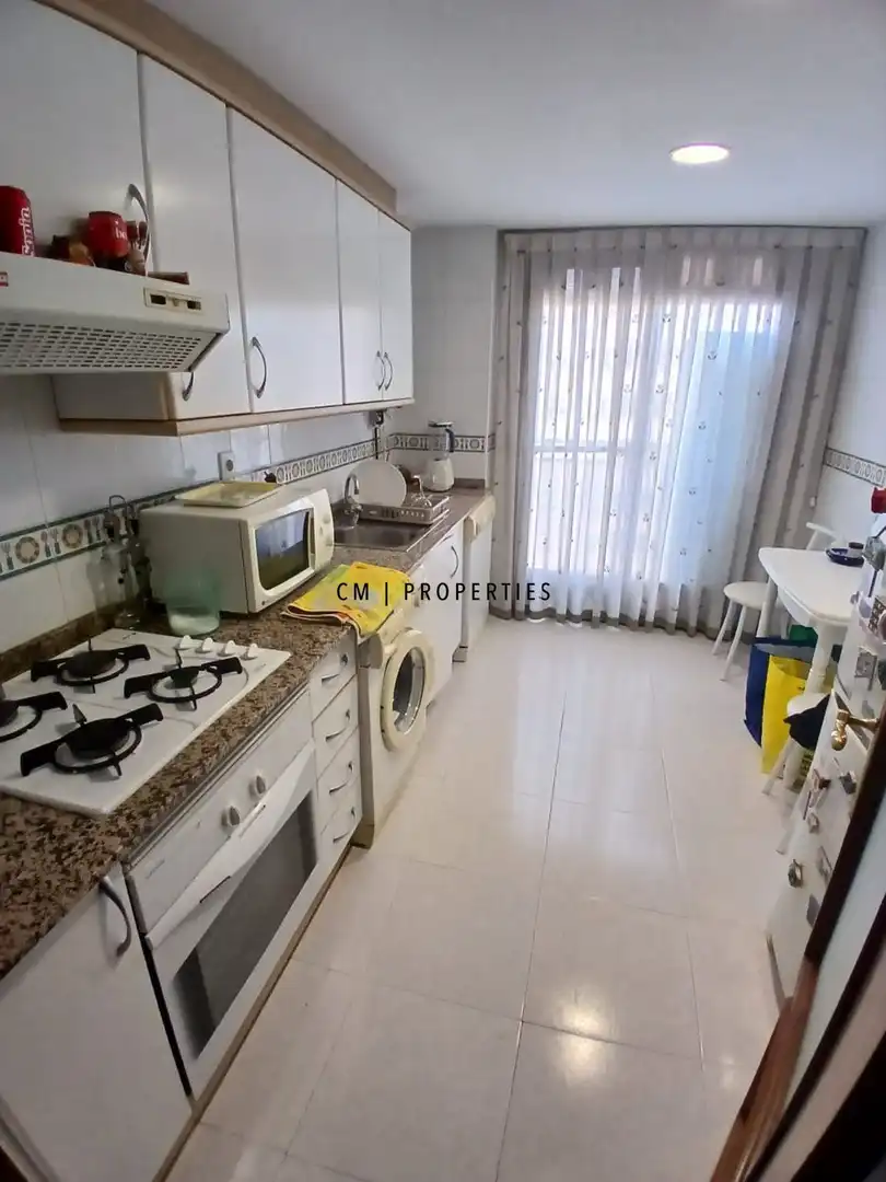 Cocina de Piso de alquiler en Valencia con Aire acondicionado, Calefacción y Amueblado