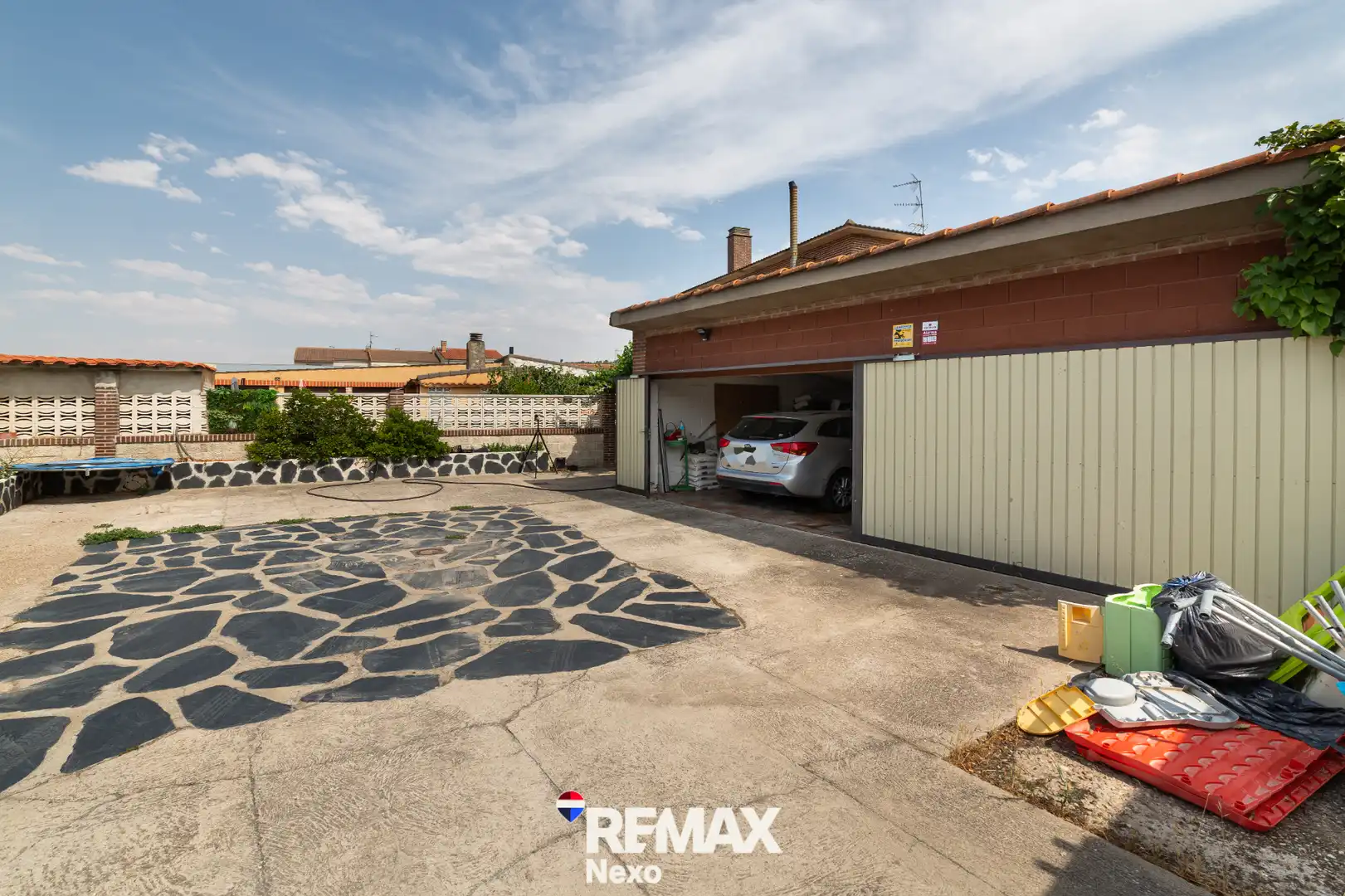 Aparcament de Casa o xalet en venda en Renedo de Esgueva amb Aire condicionat, Calefacció i Jardí privat