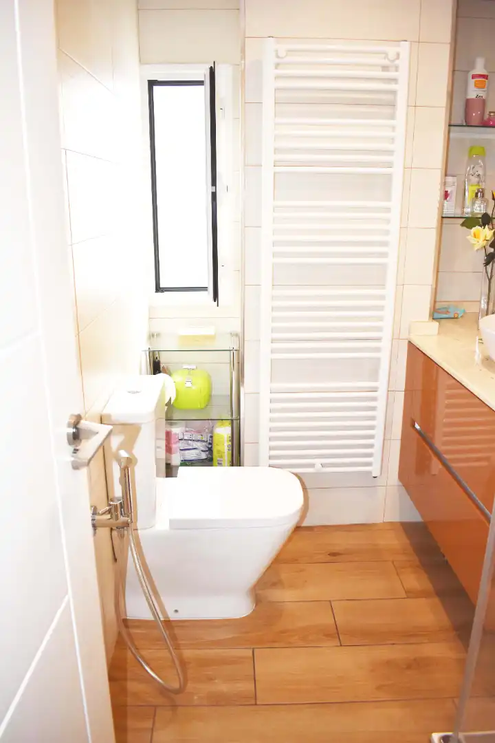 Bathroom of Flat for rent in Granada  with Air Conditioner, Heating and Furnished