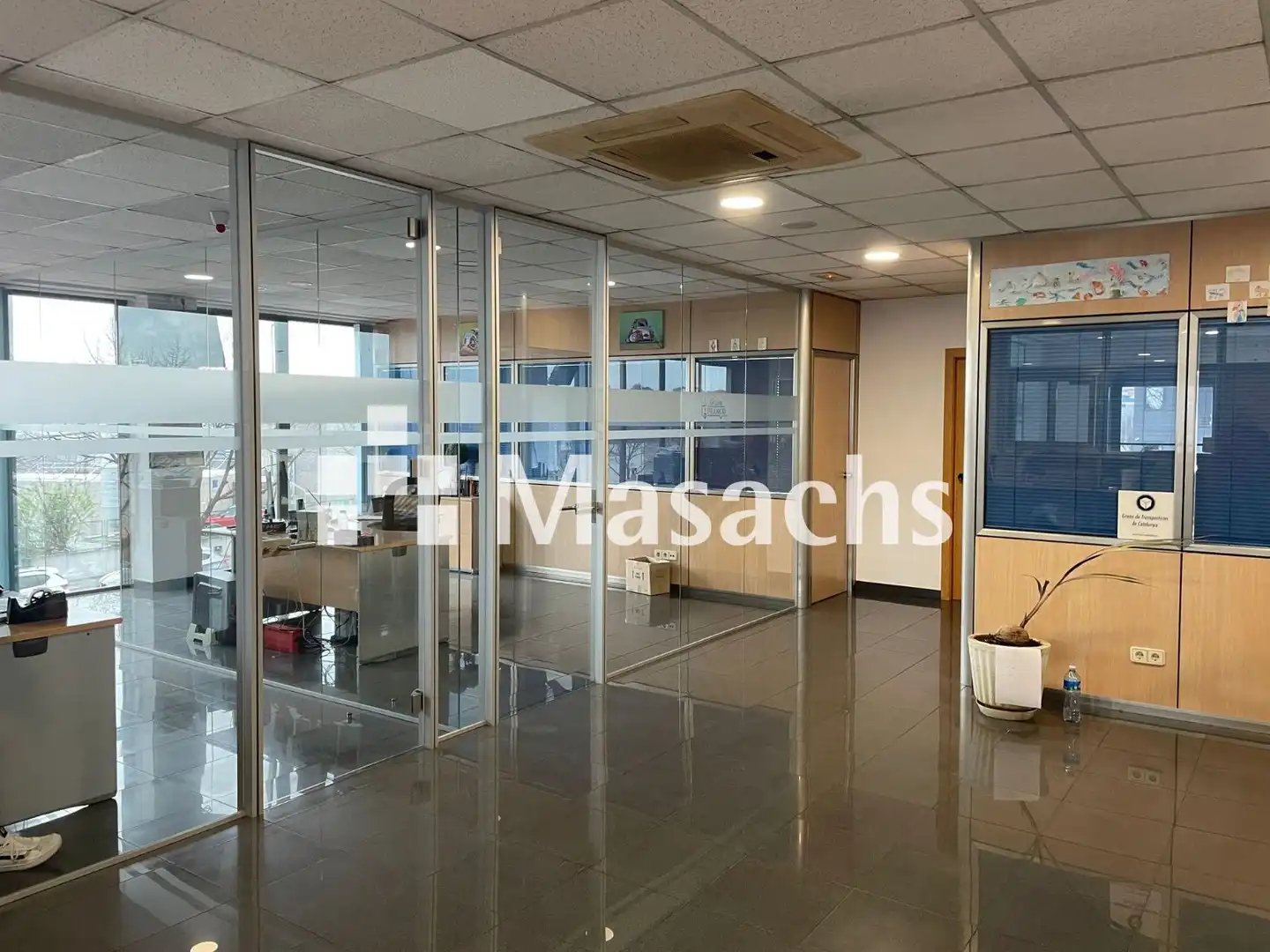 Fabrikhallen zur Miete in Terrassa