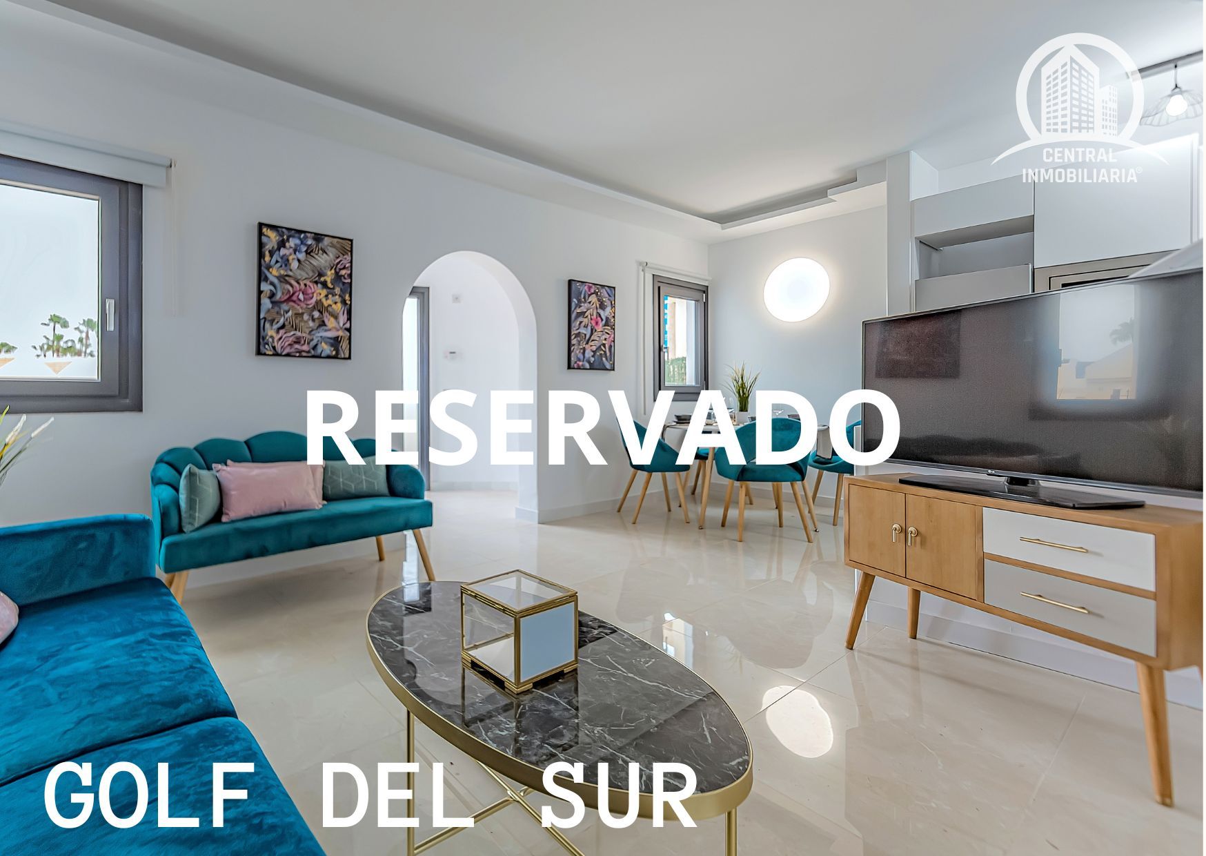 Sala d'estar de Casa adosada en venda en San Miguel de Abona amb Jardí privat, Terrassa i Piscina