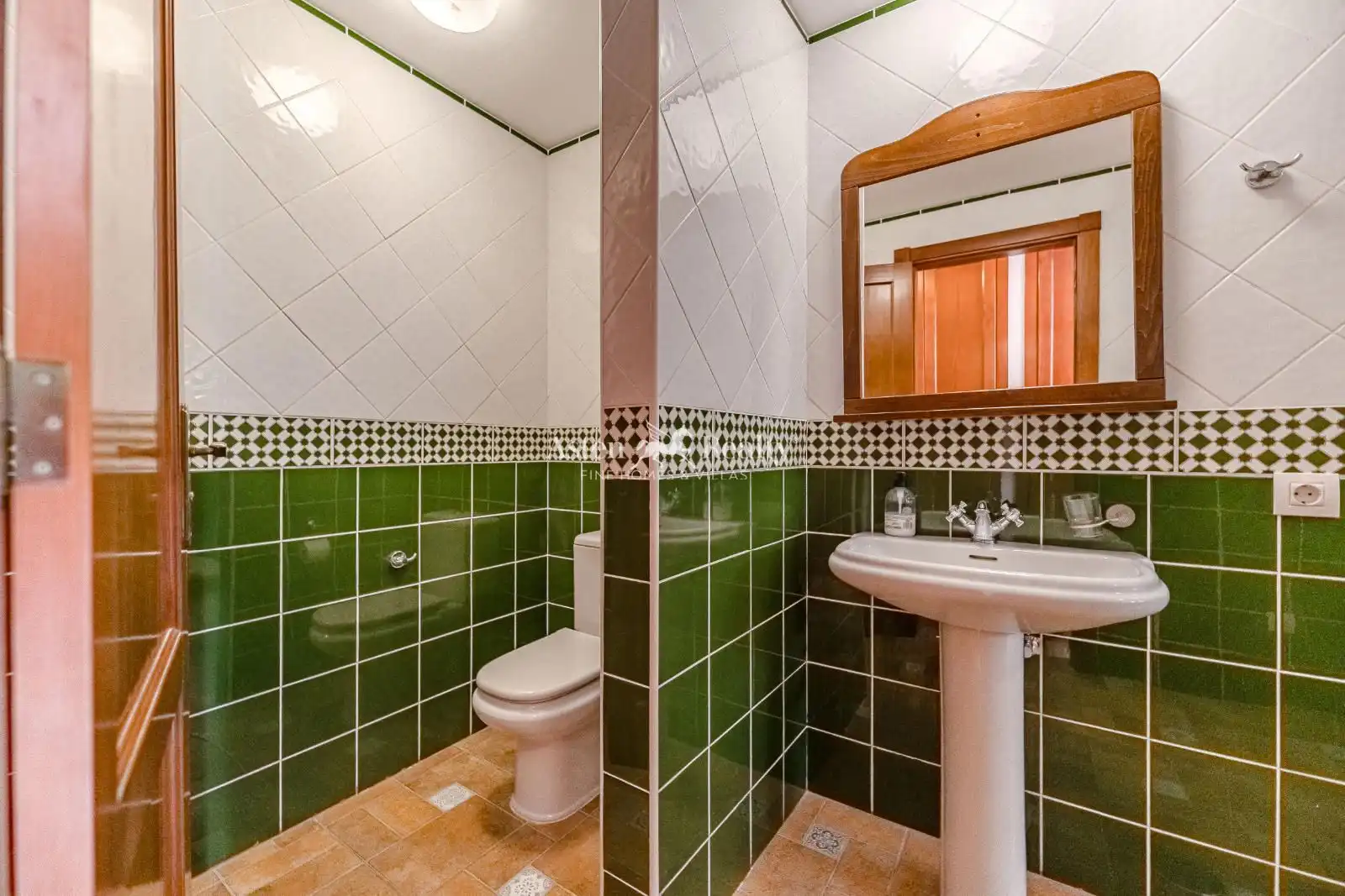 Bathroom of Houses for sale in Adeje  with Air Conditioner, Terrace and Swimming Pool