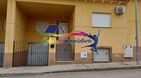 Foto 2 de Casa adosada en venta en Calle Turleque, 154, Villacañas, Toledo