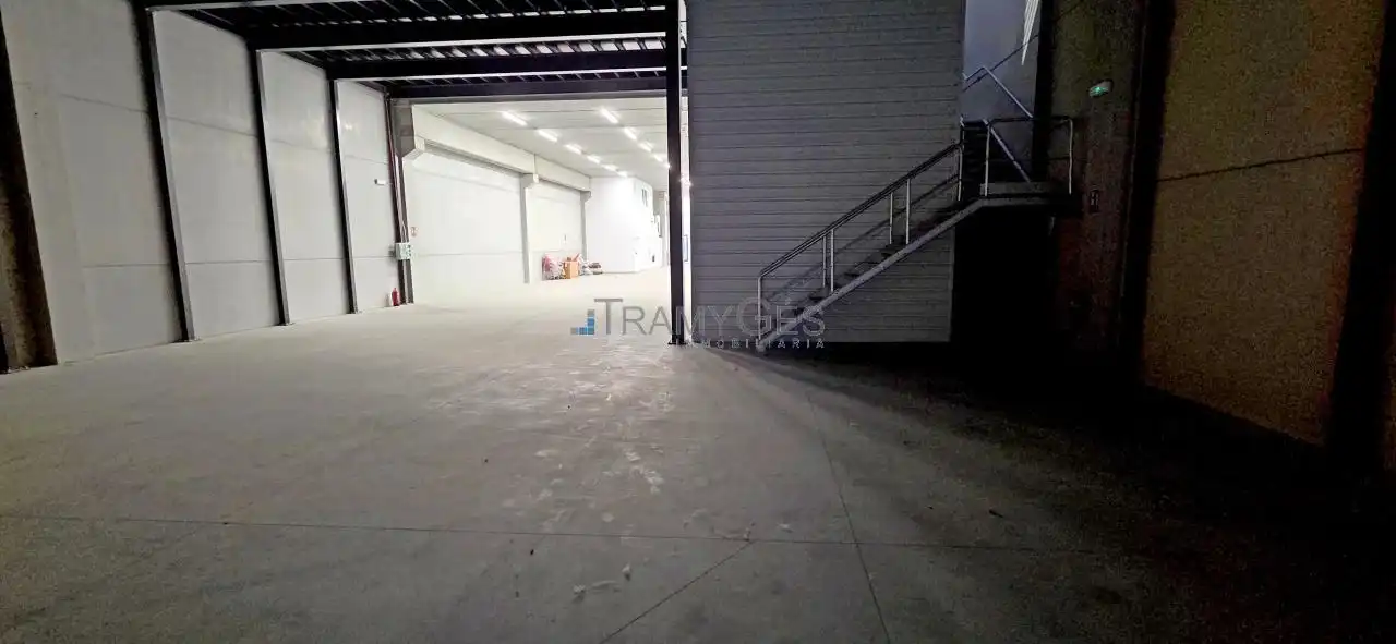 Nave industrial de alquiler en Mos