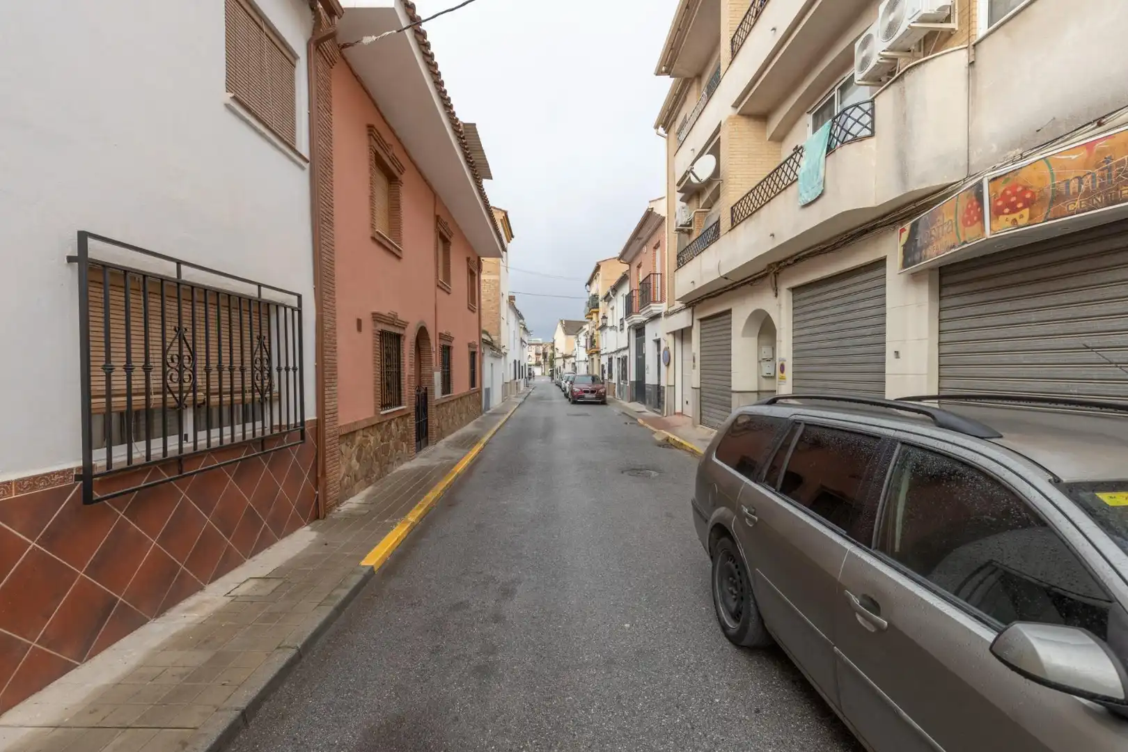 Vista exterior de Piso en venta en Fuente Vaqueros con Aire acondicionado y Balcón