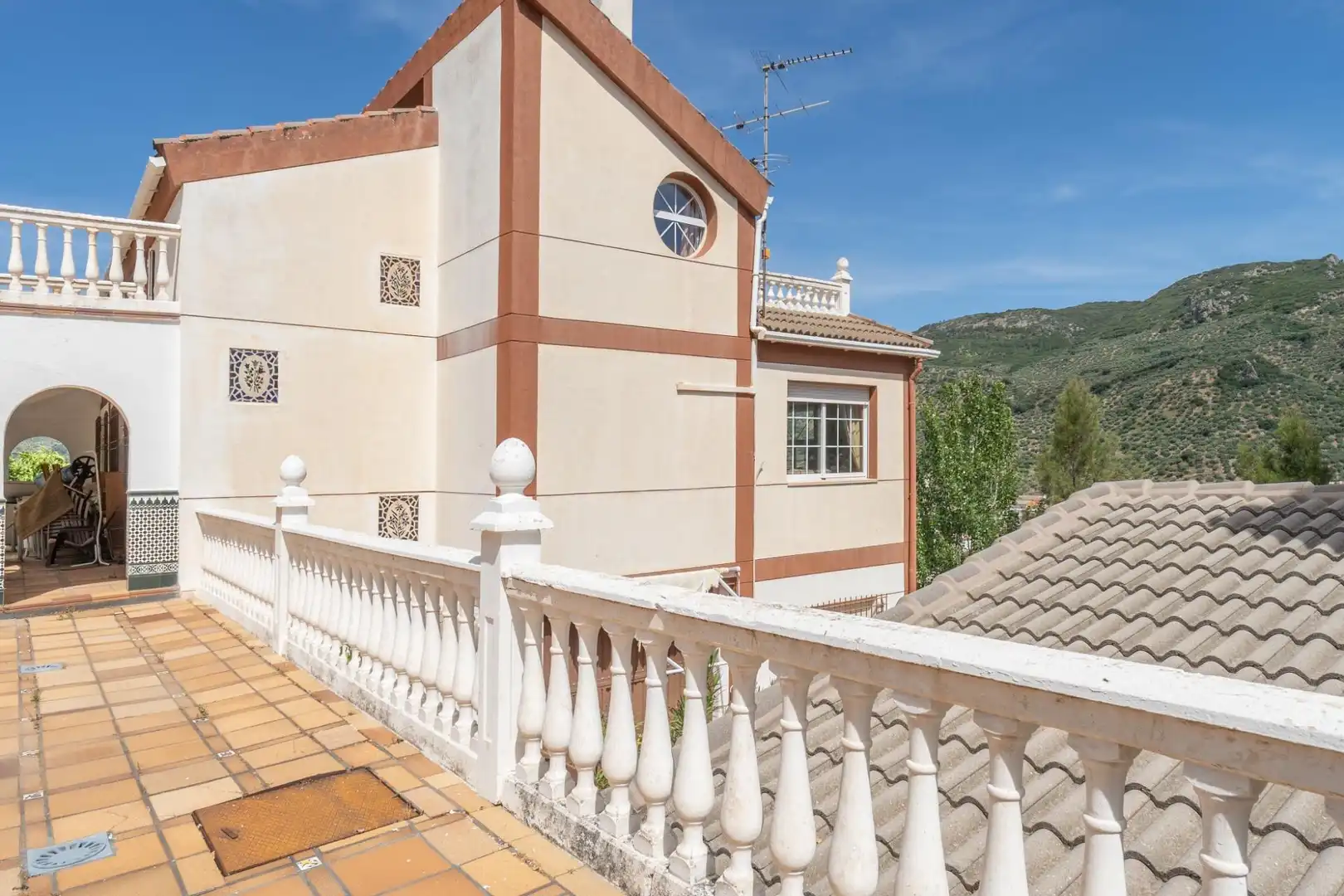 Vista exterior de Casa o chalet en venta en Valdepeñas de Jaén con Aire acondicionado, Calefacción y Jardín privado