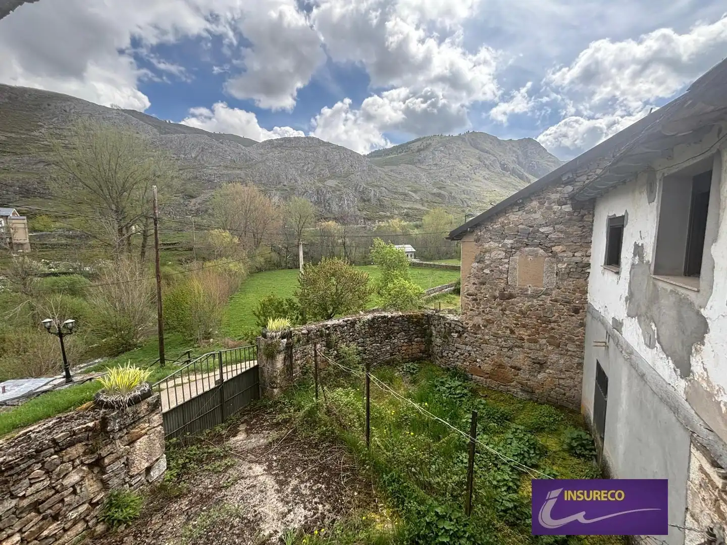 Casa o chalet en venta en Cabrillanes con Calefacción, Jardín privado y Trastero