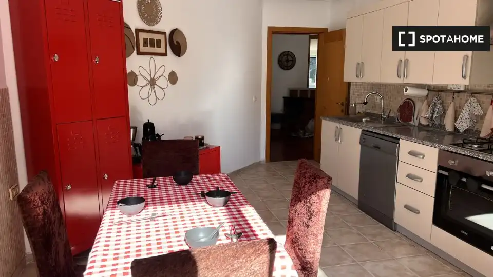 Cuina de Apartament per a compartir en Osorno la Mayor amb Aire condicionat, Terrassa i Moblat