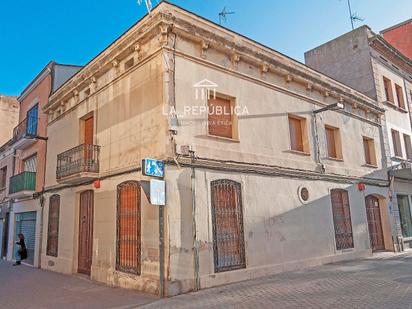 Vista exterior de Casa o xalet en venda en Mataró amb Calefacció, Terrassa i Traster