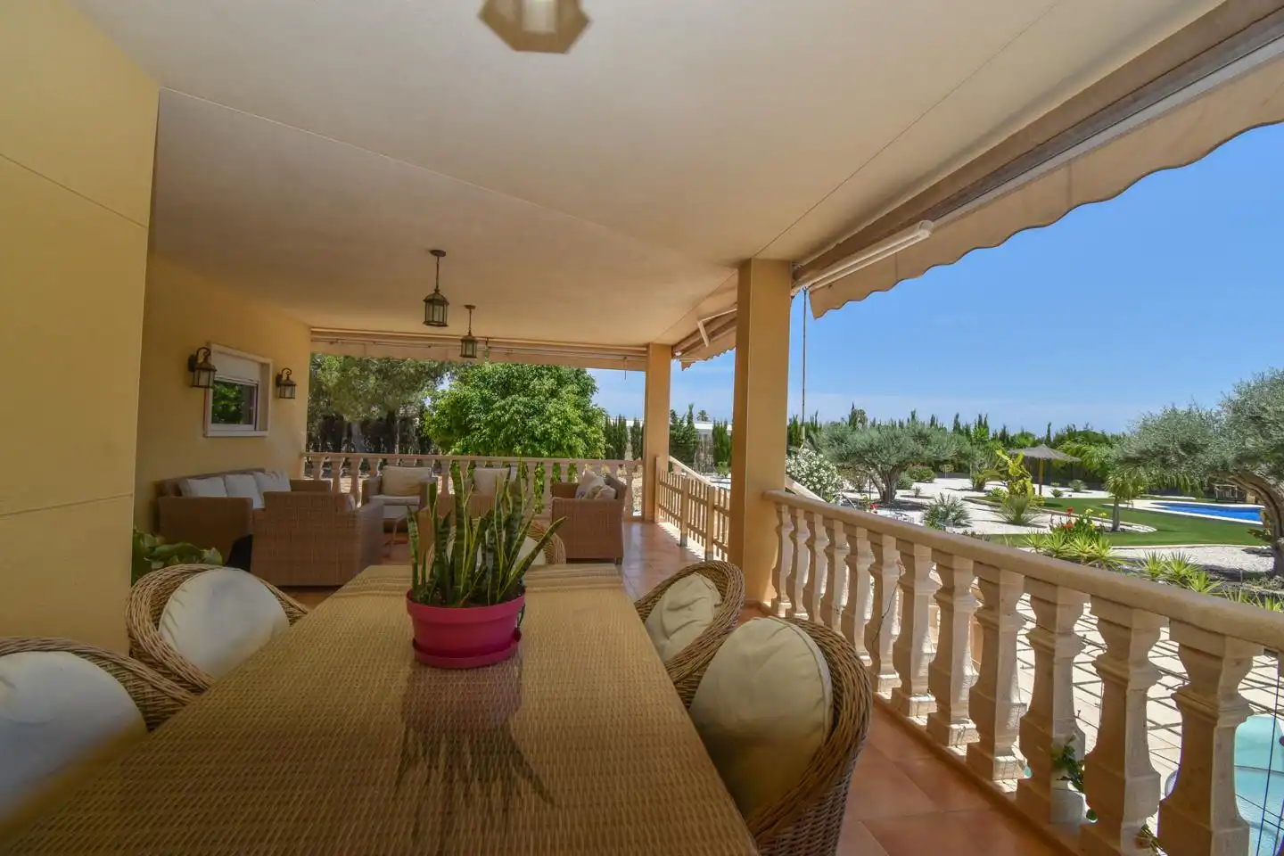 Terrassa de Casa o xalet en venda en Elche / Elx amb Aire condicionat, Calefacció i Jardí privat