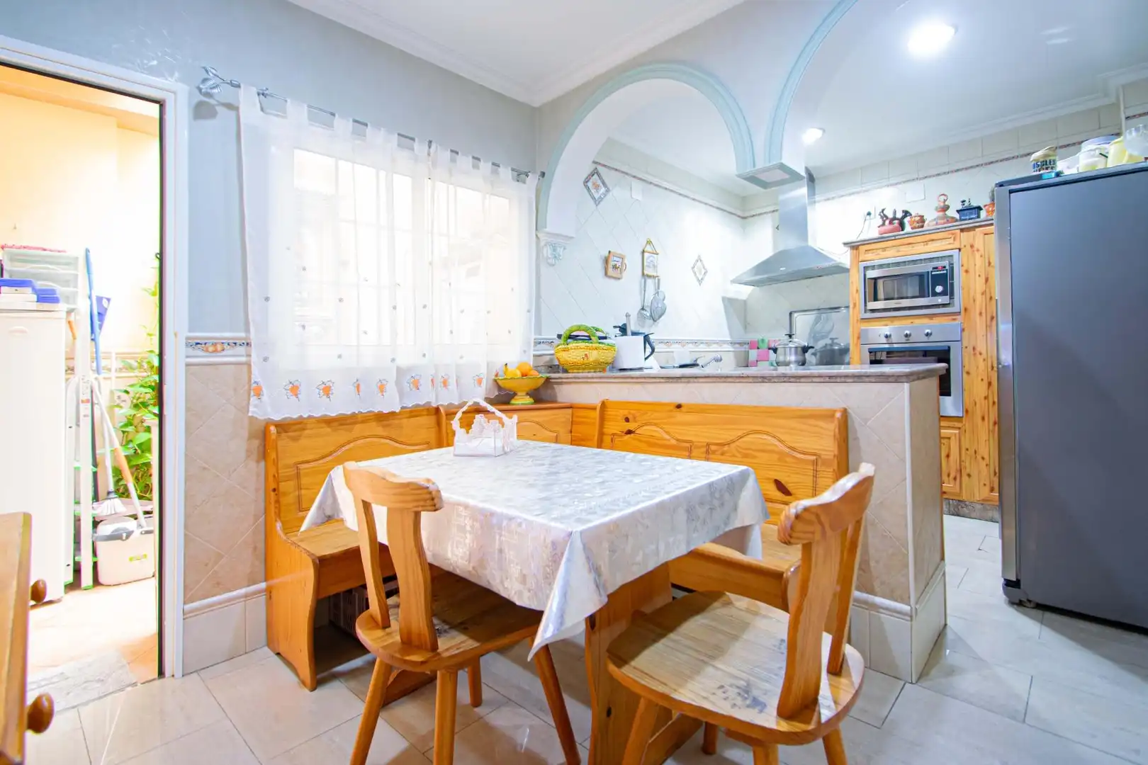 Kitchen of Single-family semi-detached for sale in  Sevilla Capital  with Air Conditioner