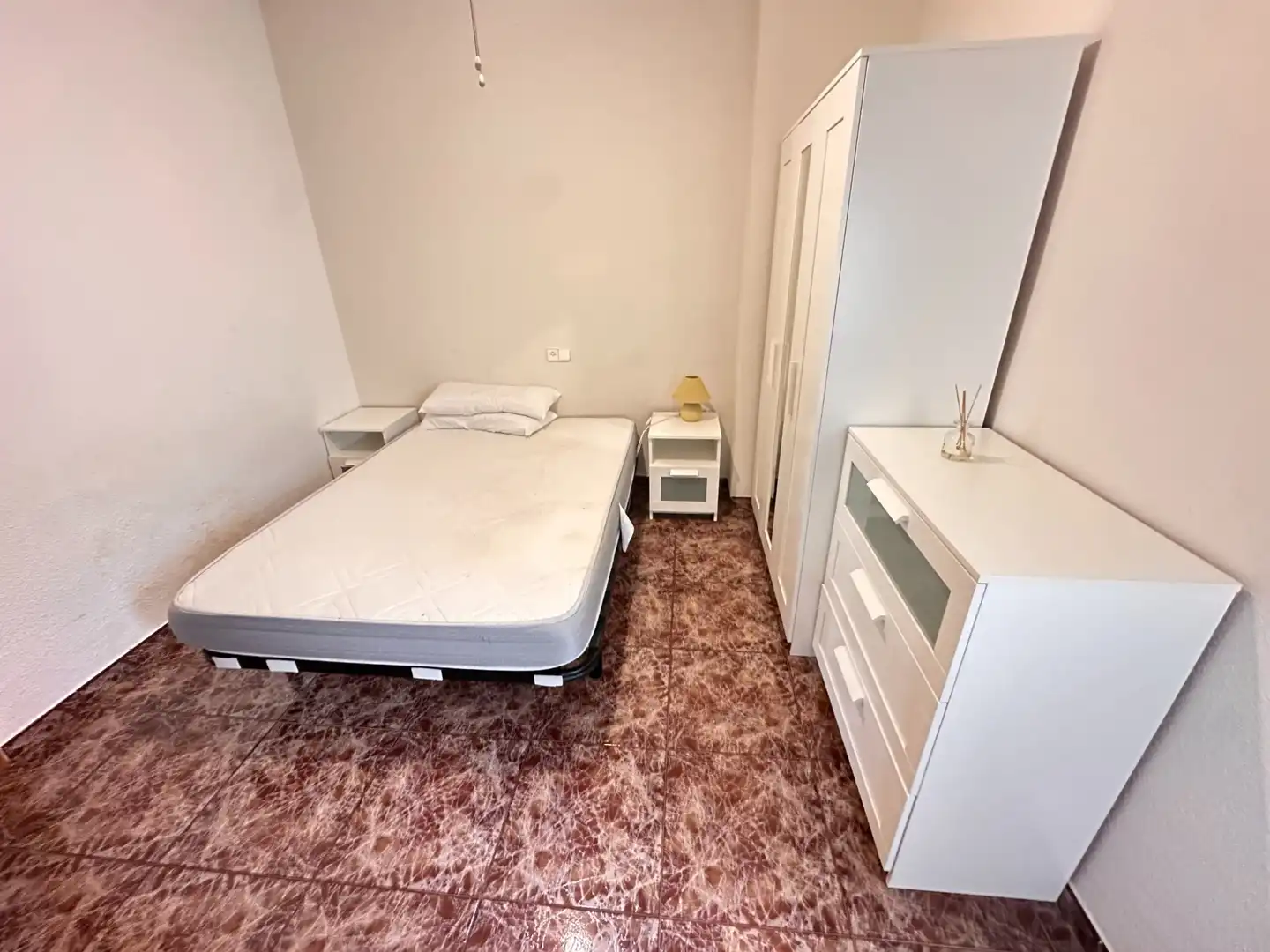 Schlafzimmer von Wohnungen zur Miete in Cuenca mit Heizung, Möbliert und Waschmaschine