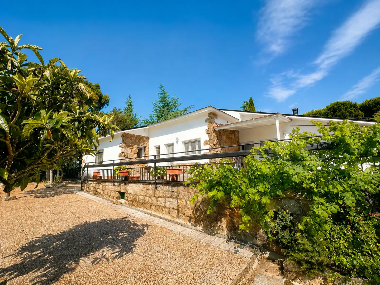Exterior view of Houses for rent in Hoyo de Manzanares  with Private garden, Swimming Pool and Furnished