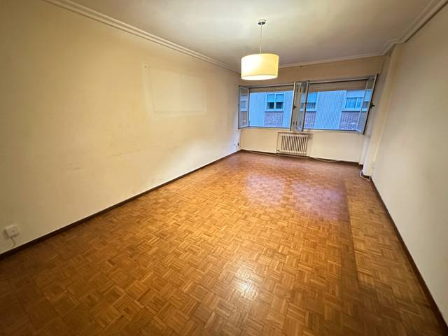 Piso en Venta en Avenida de la Paz en San Millán - Ayuntamiento