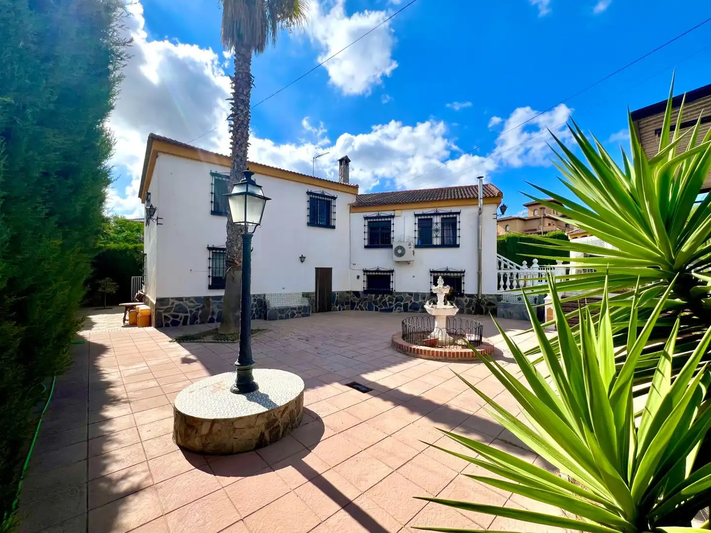 Villa zum Verkauf in Villa de Otura
