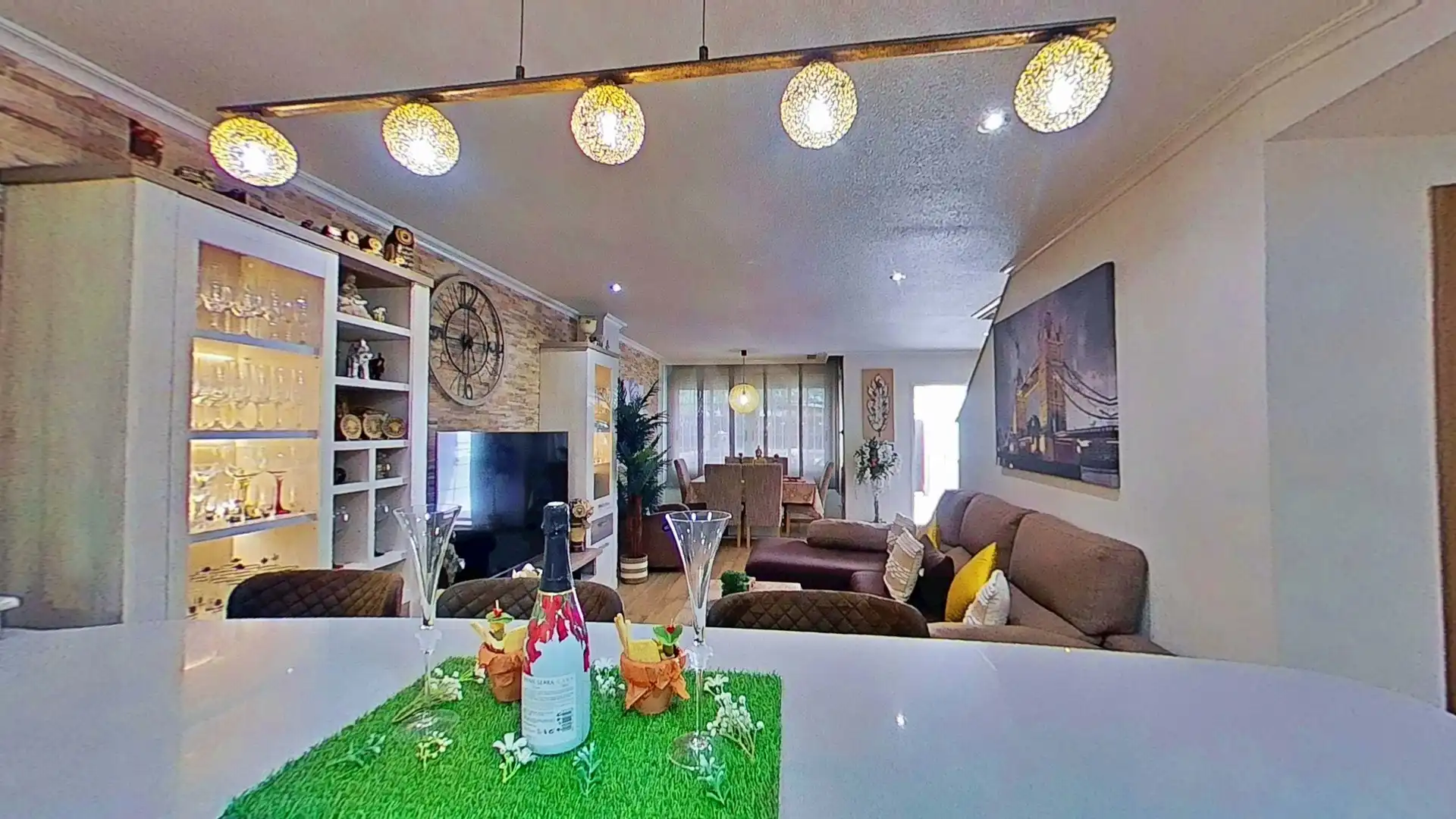 Wohnzimmer von Einfamilien-Reihenhaus zum Verkauf in Elche / Elx mit Klimaanlage, Heizung und Terrasse