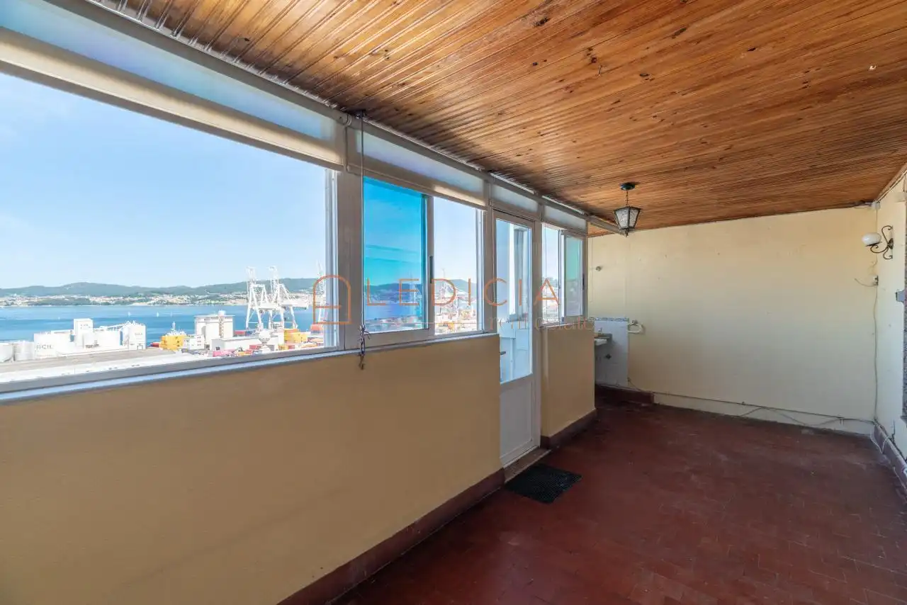 Piso en venta en García Barbón, 114, Centro - Areal
