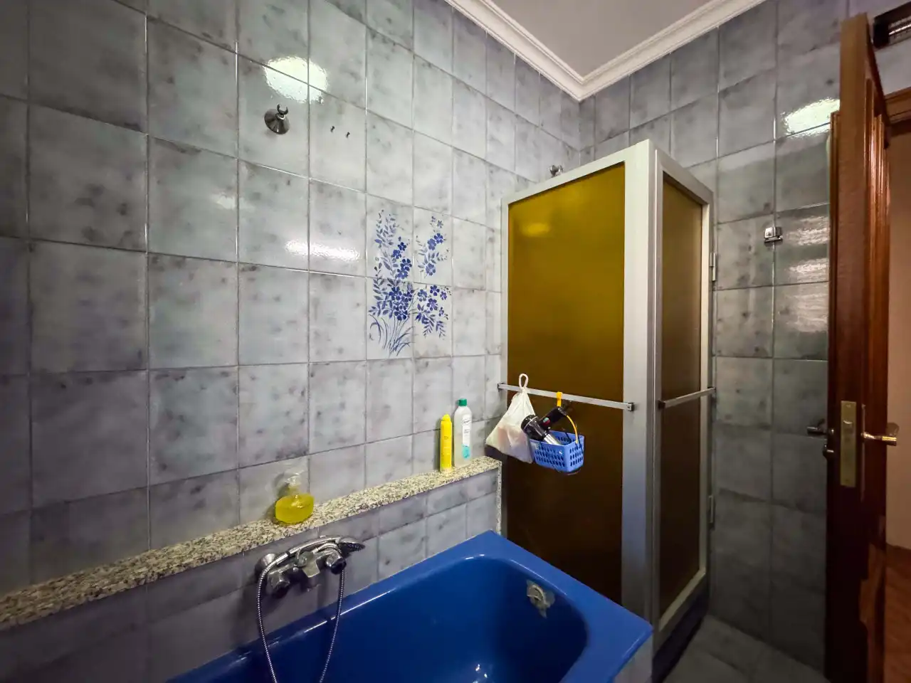 Bathroom of Houses for sale in Elda  with Air Conditioner, Heating and Private garden