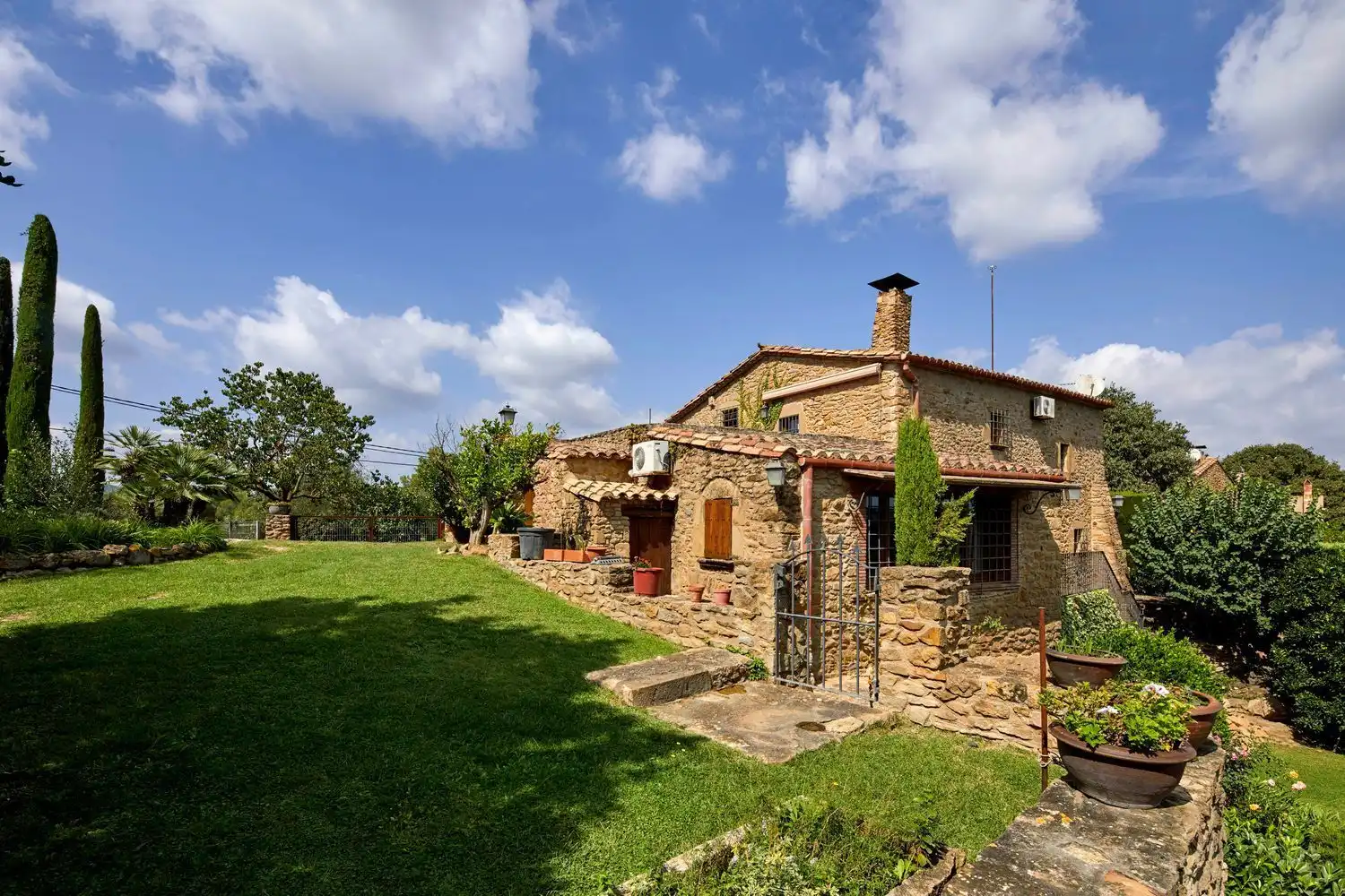 Vista exterior de Casa o chalet de alquiler en Madremanya con Aire acondicionado, Jardín privado y Terraza
