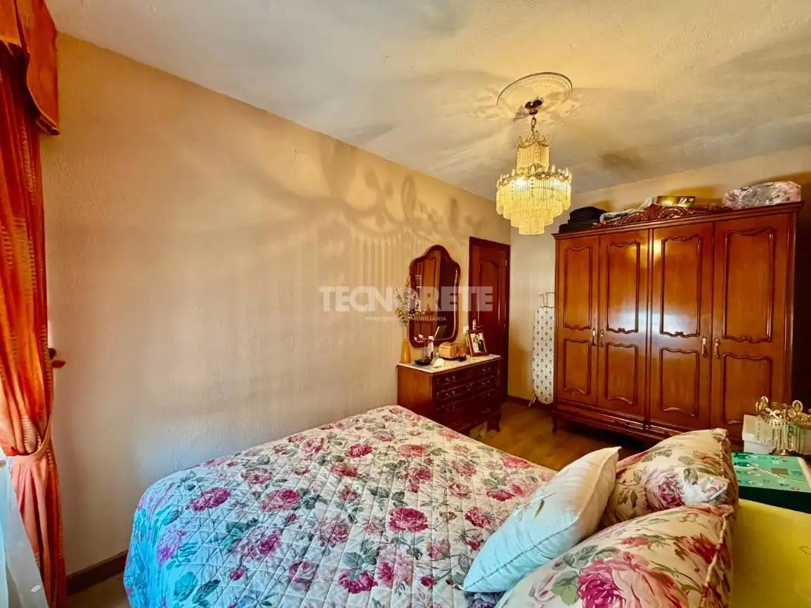 Bedroom of Flat for sale in Madrid