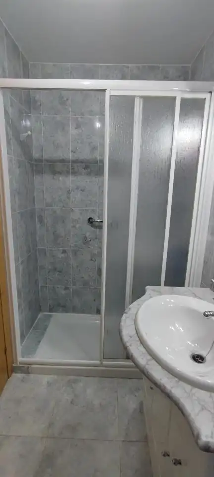 Badezimmer von Wohnung zum Verkauf in Ribas de Sil mit Möbliert