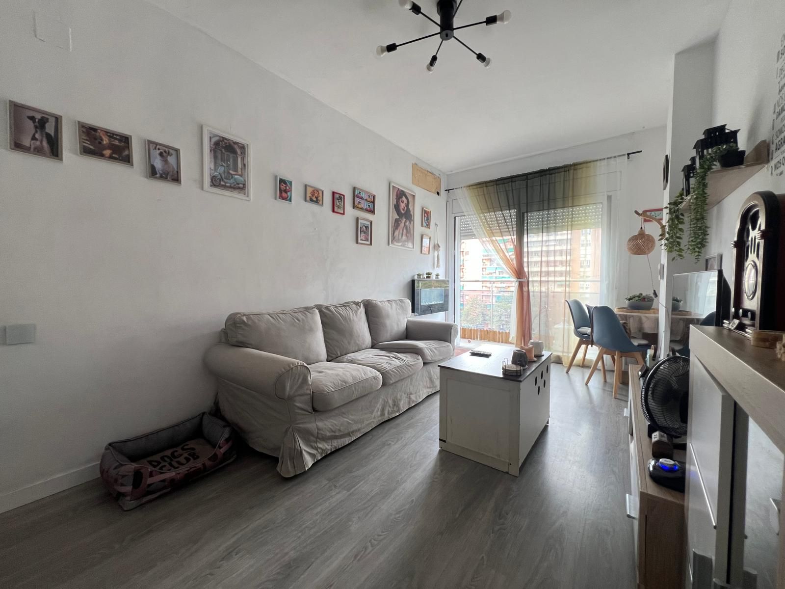 Living room of Flat for sale in  Barcelona Capital  with Balcony