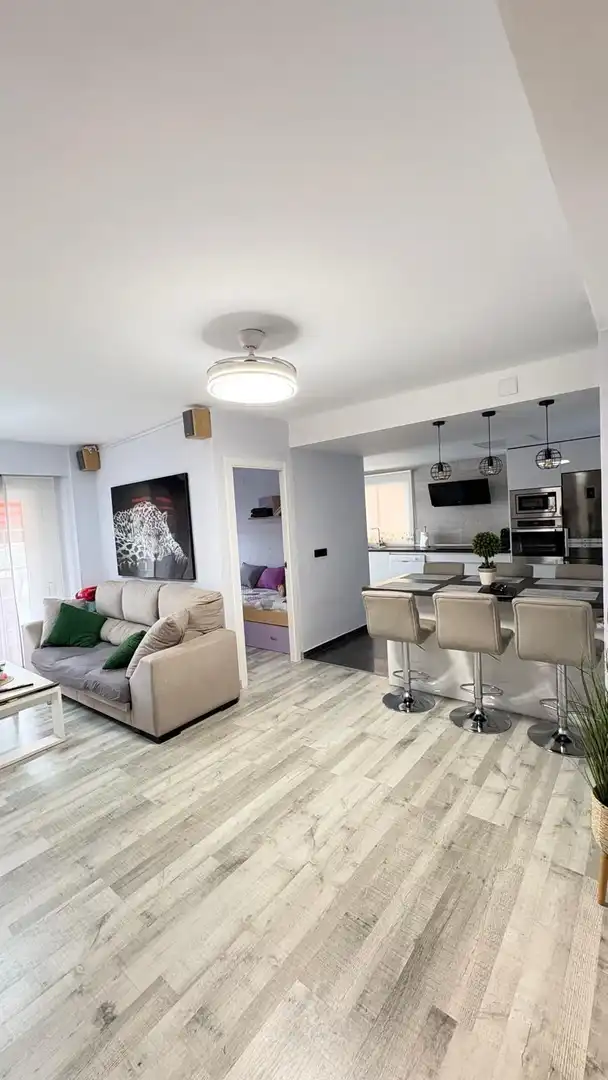 Living room of Flat for sale in Alicante / Alacant  with Air Conditioner, Private garden and Community pool