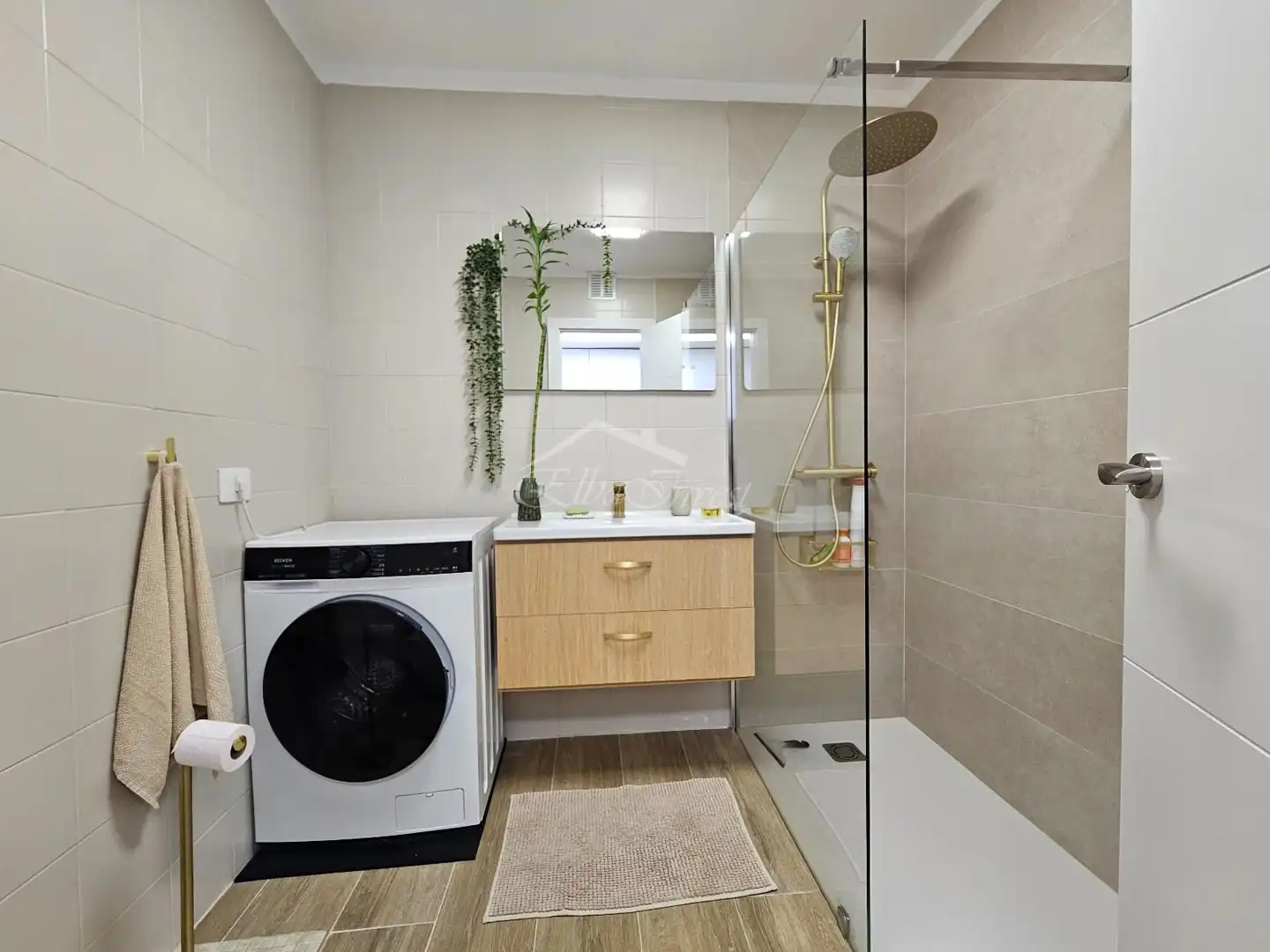 Bathroom of Flat for rent in Arona  with Terrace, Swimming Pool and Furnished